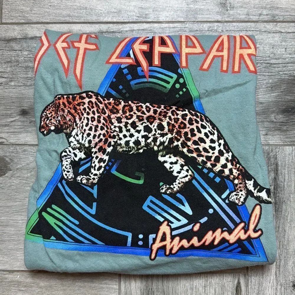 Def Leppard Rock Band Logo & Leopard Retro Short Sleeve T-Shirt Blue Large